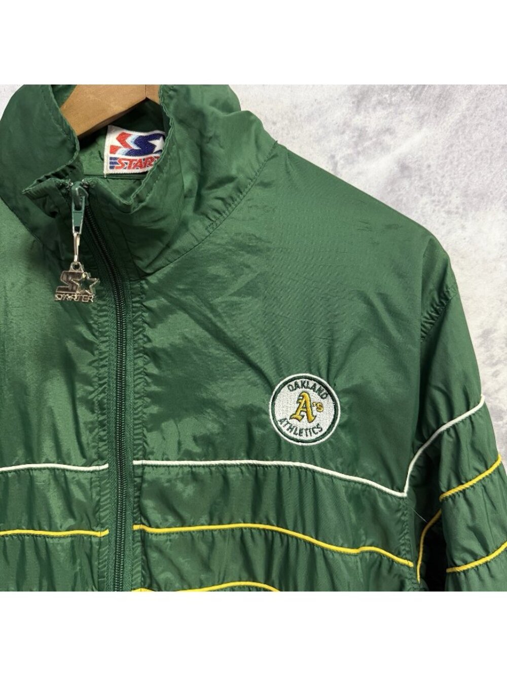 Vintage Oakland Athletics Starter Jacket Lightweight Nylon Windbreaker Mens L